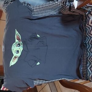 4 for $15 Star Wars Grogu (Baby Yoda) t-shirt men's L t-shirt